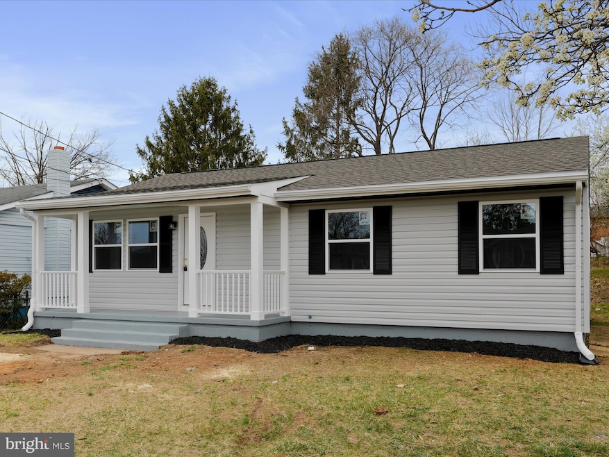 829 W 14th St, Front Royal, VA 22630 - photo 1