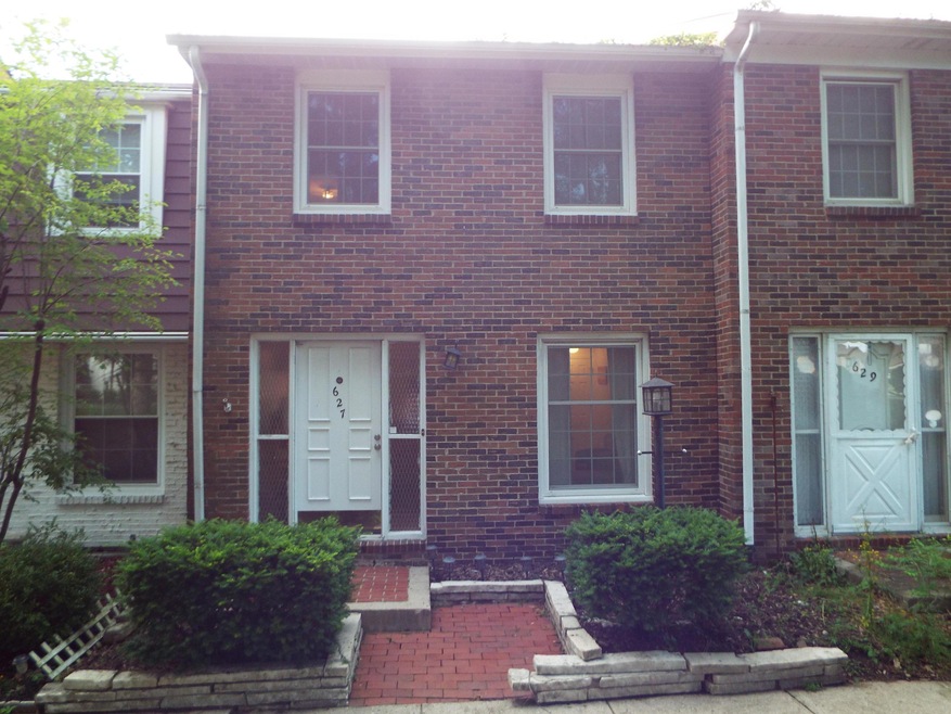 627 Simbury St unit D, Columbus, OH 43228 - photo 1