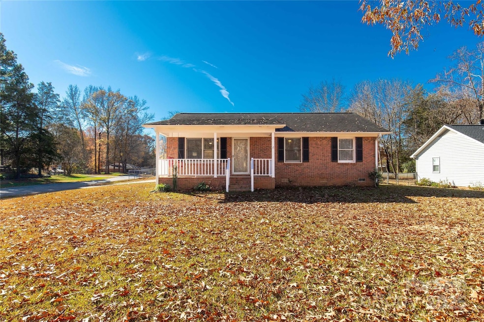 1513 University Dr, Lancaster, SC 29720 - photo 1