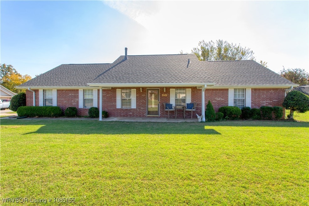 2001 Devyn Dr, Lavaca, AR 72941 - photo 1