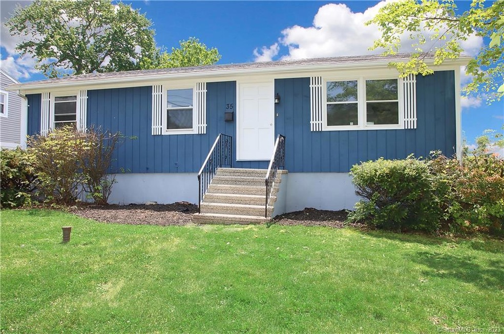 35 Lincolndale Dr, Waterbury, CT 06704 - photo 1