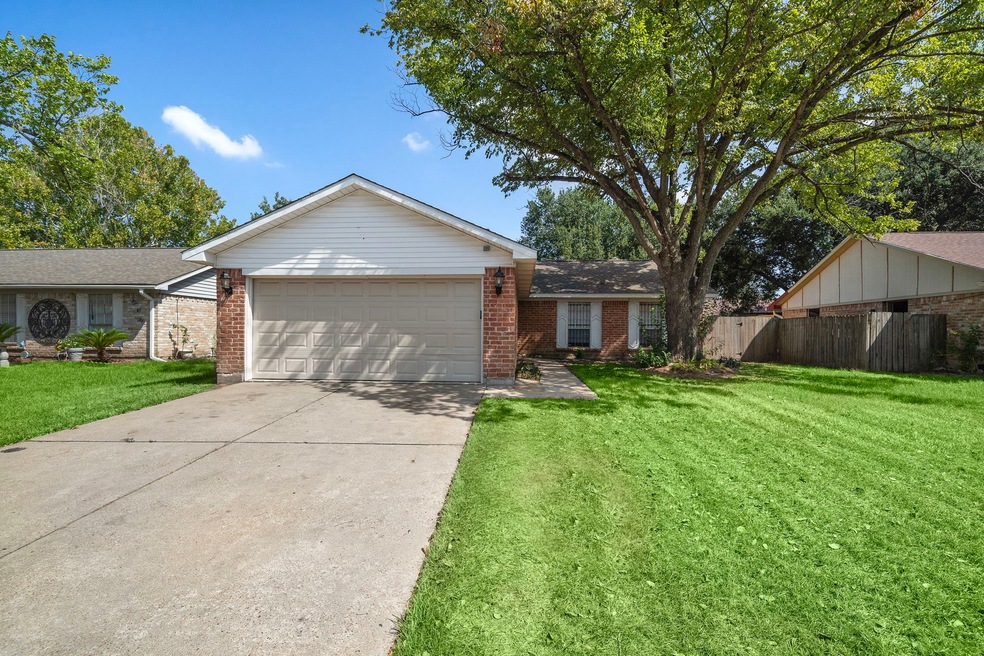 3506 Pine Ridge Ln, Houston, TX 77088 - photo 1