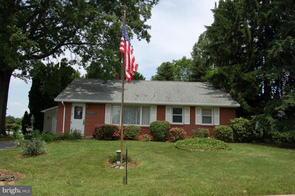 1569 Putnam Dr, Lancaster, PA 17602 - photo 1