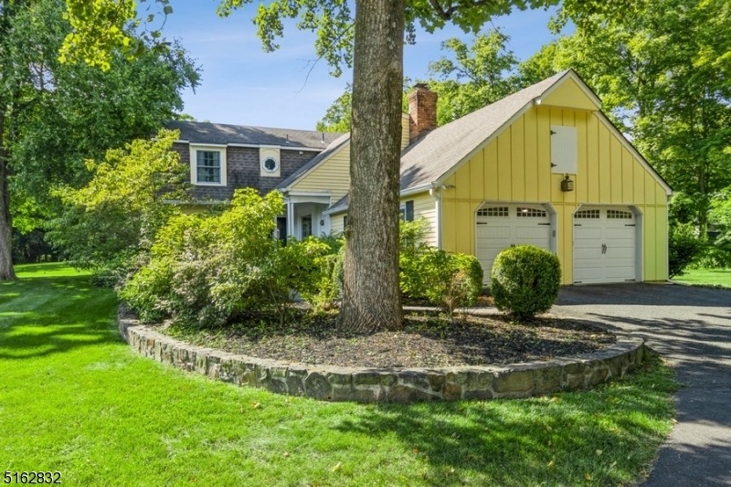 11 Frederick Ct, Basking Ridge, NJ 07920 - photo 1