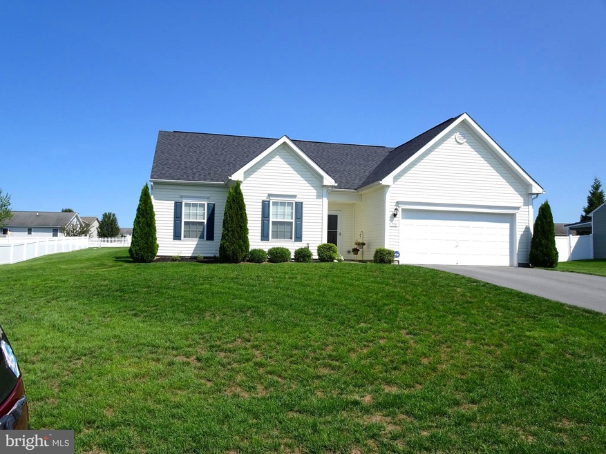 779 Bristol Dr, Greencastle, PA 17225 - photo 1