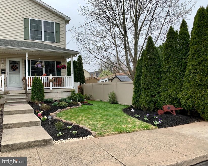 42 Elm St, Quakertown, PA 18951 - photo 1