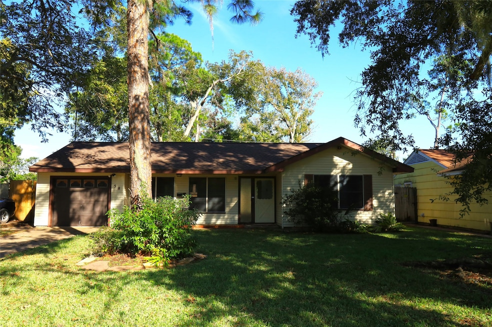 58 Caladium Ct, Lake Jackson, TX 77566 - photo 1