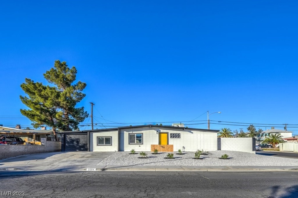 2084 Golden Arrow Dr, Las Vegas, NV 89169 - photo 1