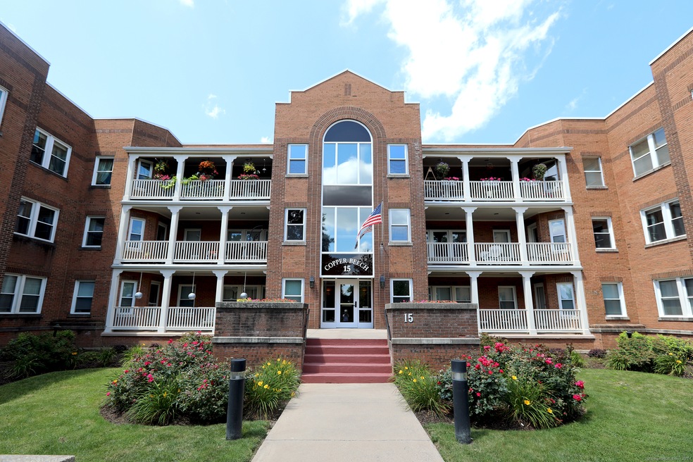 Welcome home to 13/15 Highland Street