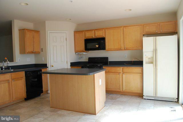 4131 Brown Bark Cir, Randallstown, MD 21133 - photo 1