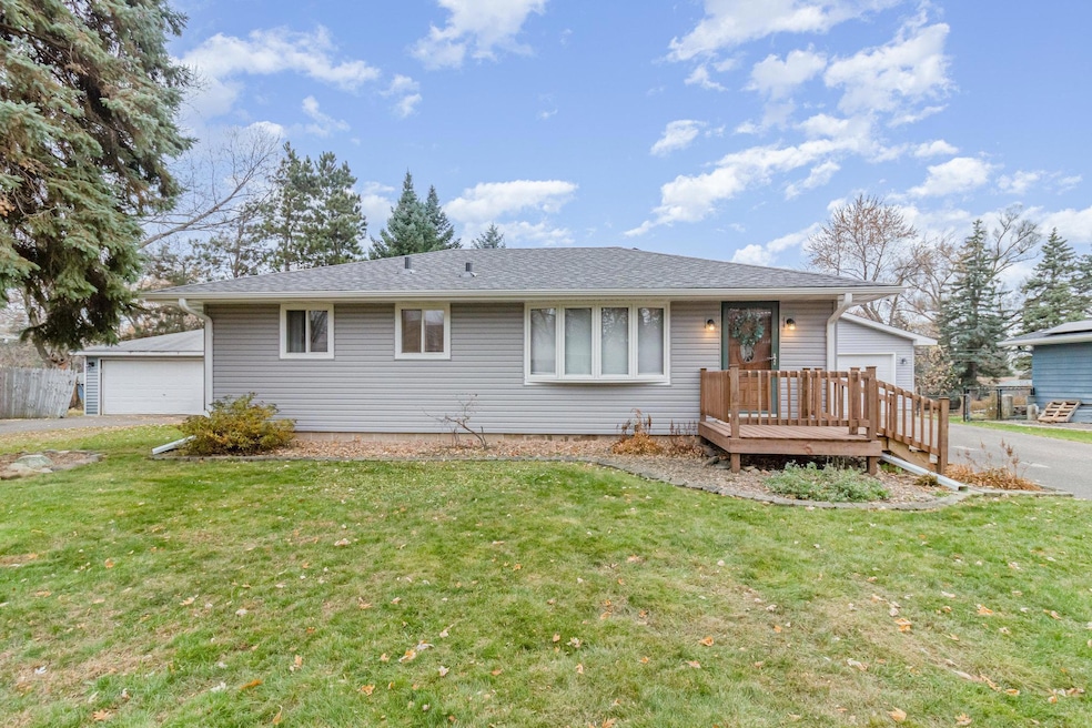 1260 Guthrie Ave N, Saint Paul, MN 55128 - photo 1