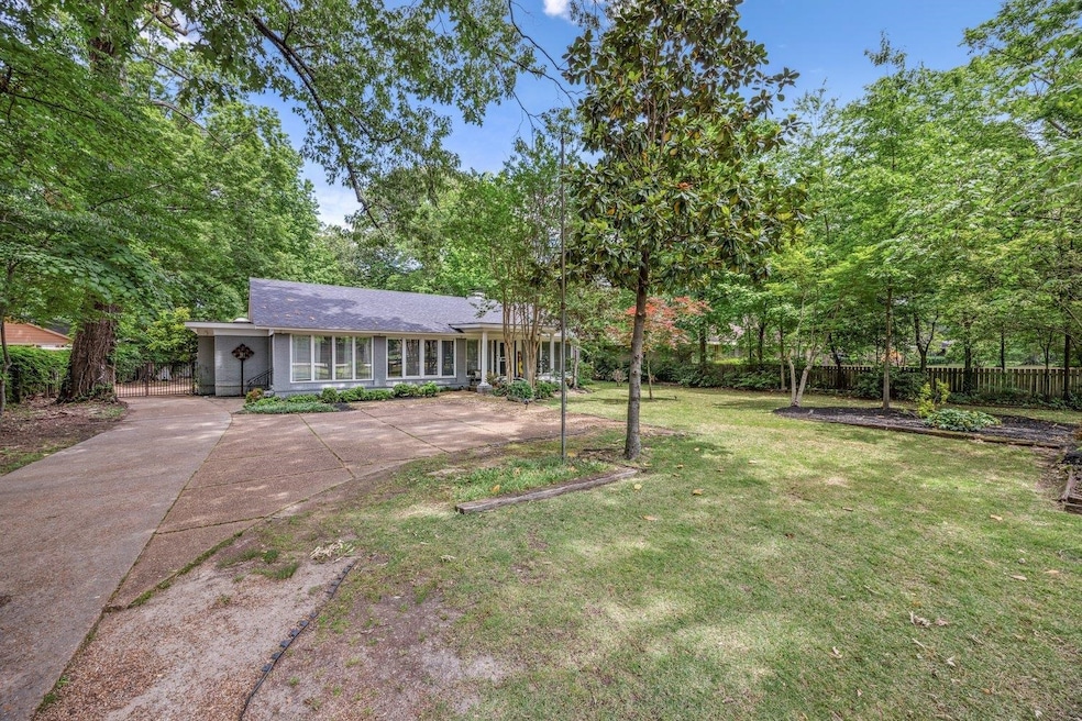 Pending $370,000 • Co-Listing Agent