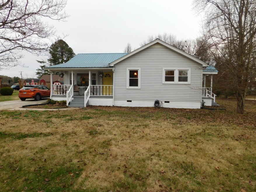 1210 Oak Dr, Manchester, TN 37355 - photo 1