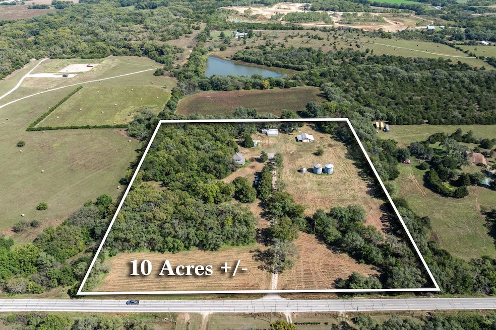 2564 SW Adams Rd, Towanda, KS 67144 - photo 1