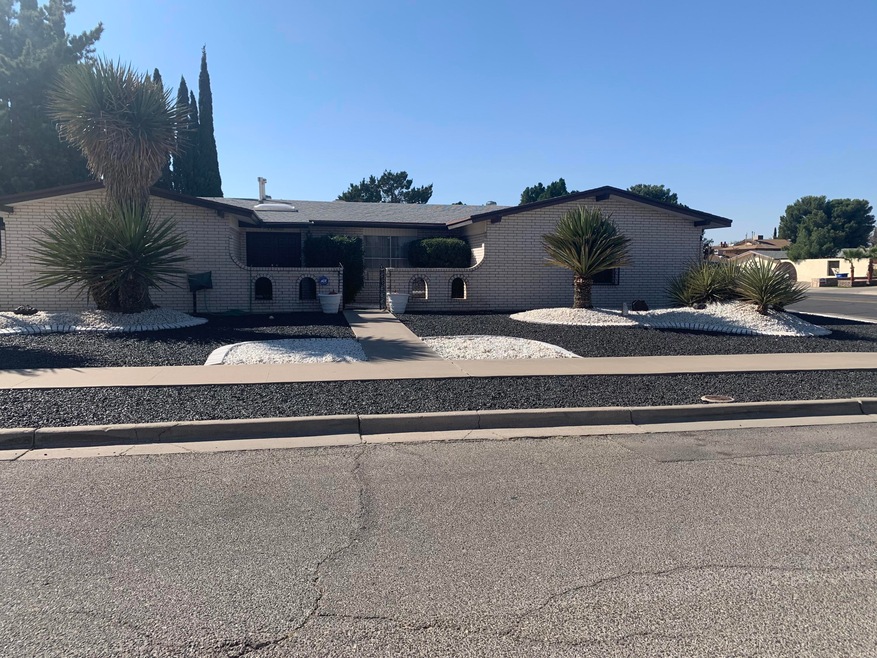 11035 Lakewood Ave, El Paso, TX 79935 - photo 1