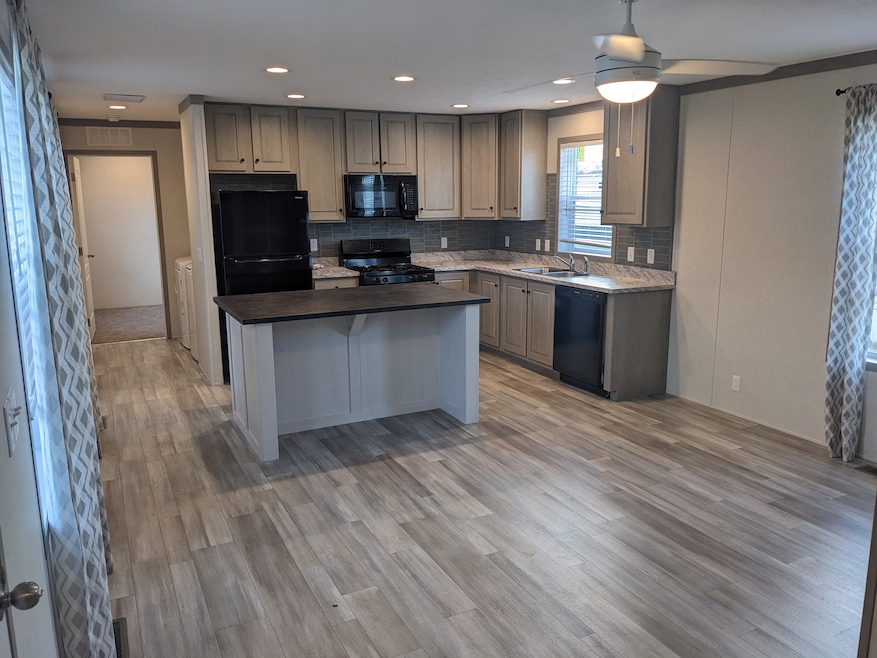 268 New Mexico unit 268, Belleville, MI 48111 - photo 1