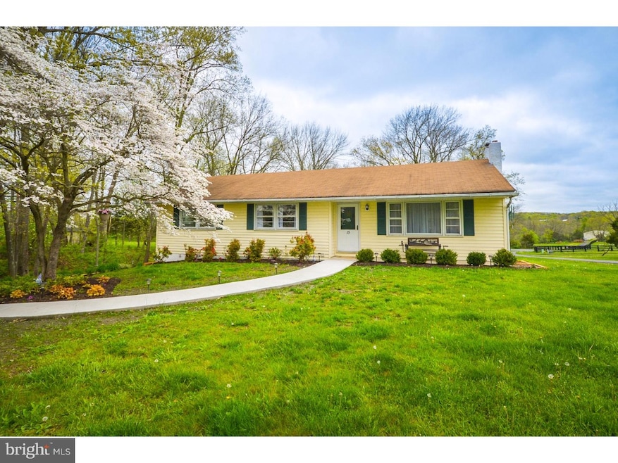 15 Colonial Dr, Perkiomenville, PA 18074 - photo 1