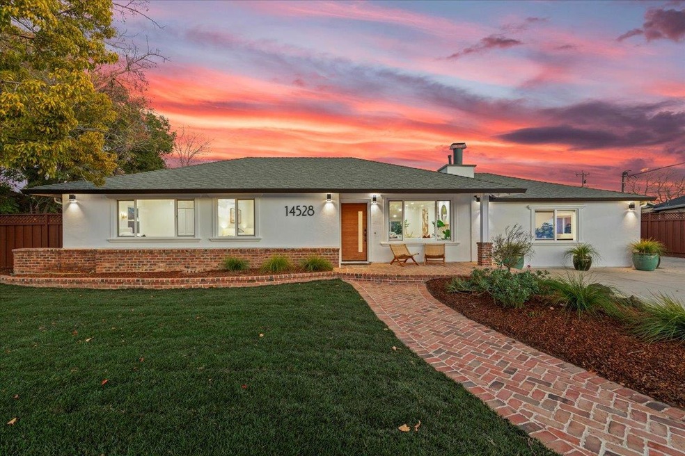 Sold $2,750,000 • Co-Listing Agent