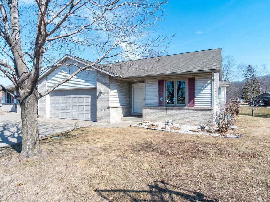 950 Bethanne Pl