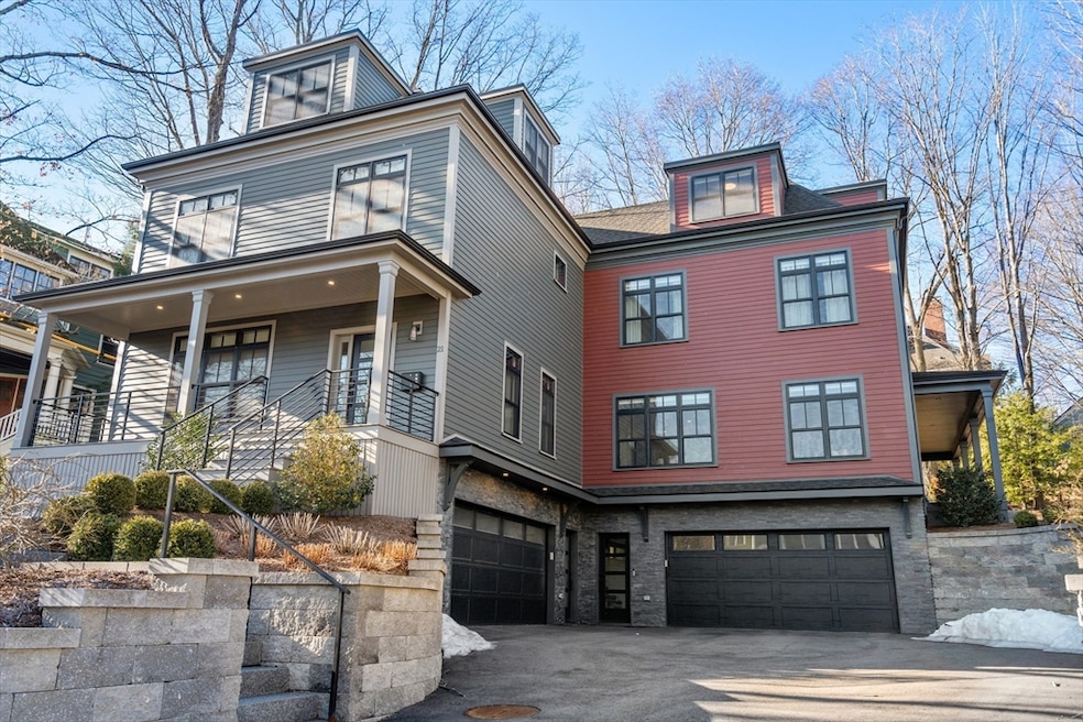 Sold $2,325,000 • Co-Listing Agent