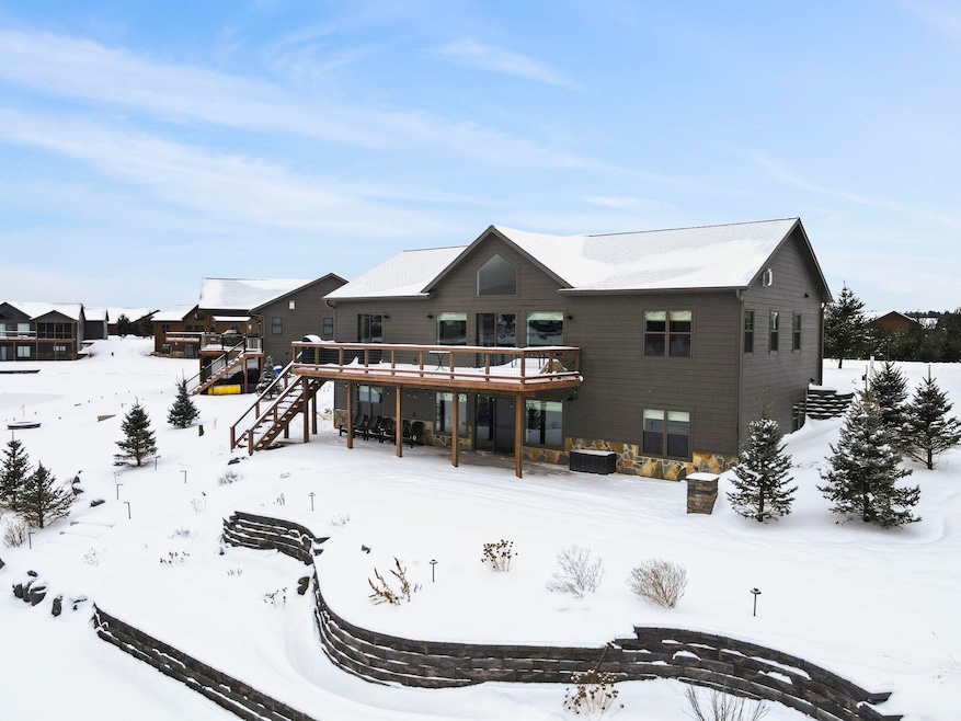 N8620 N Log Cabin Ct, New Lisbon, WI 53950 - photo 1