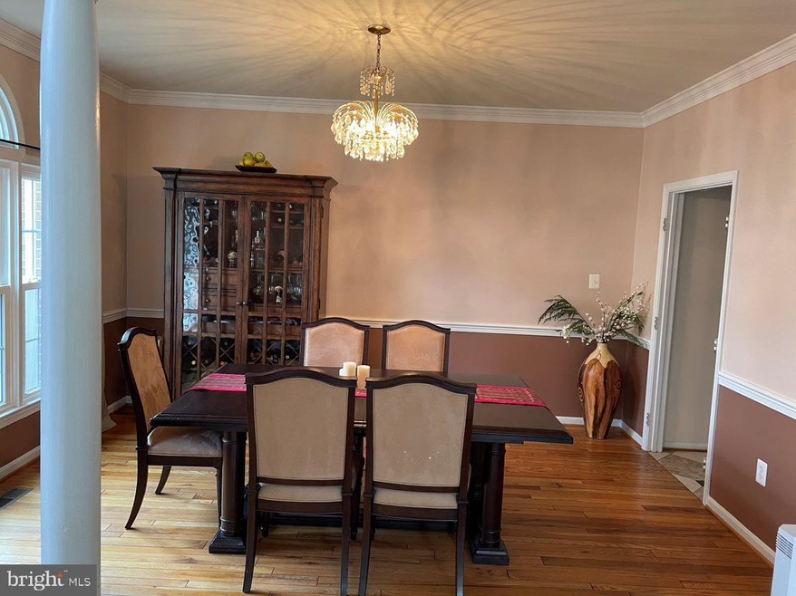 8517 Silverview Dr, Lorton, VA 22079 - photo 1