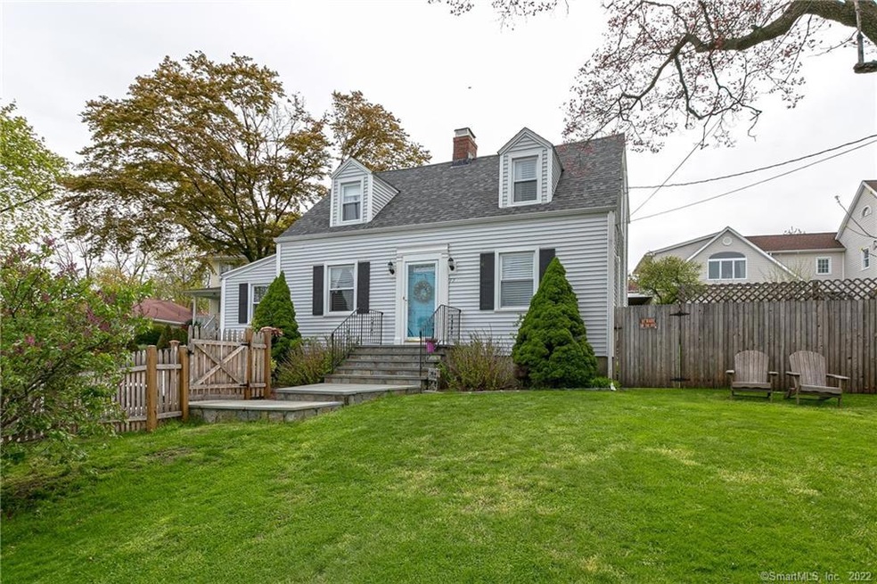 77 Round Hill Rd, Fairfield, CT 06824 - photo 1