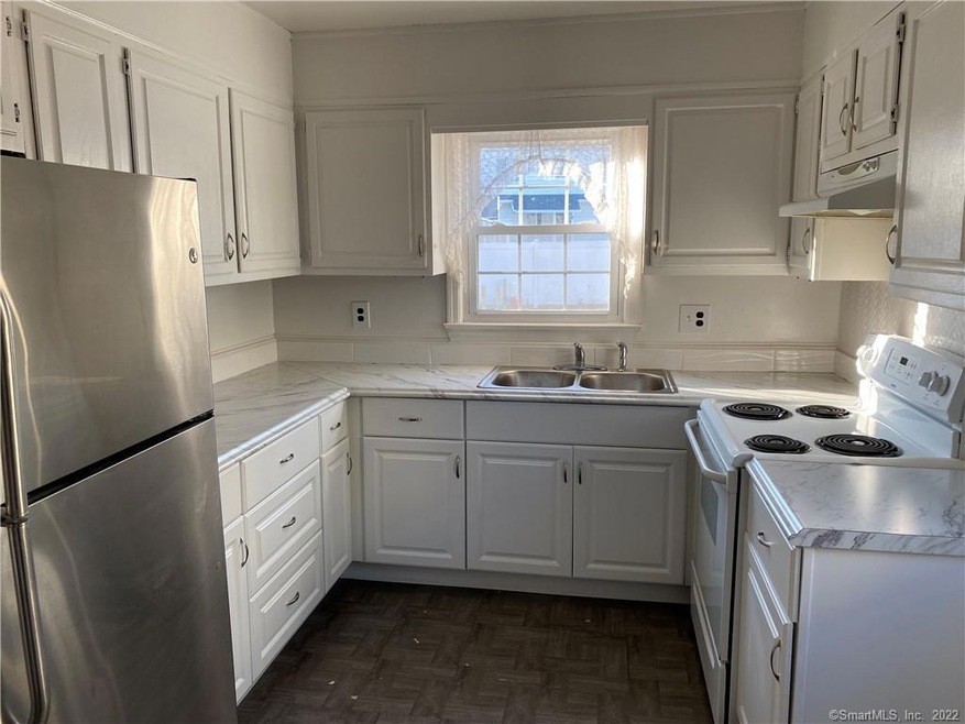 31 1/2 Center Ave unit A, Norwalk, CT 06851 - photo 1