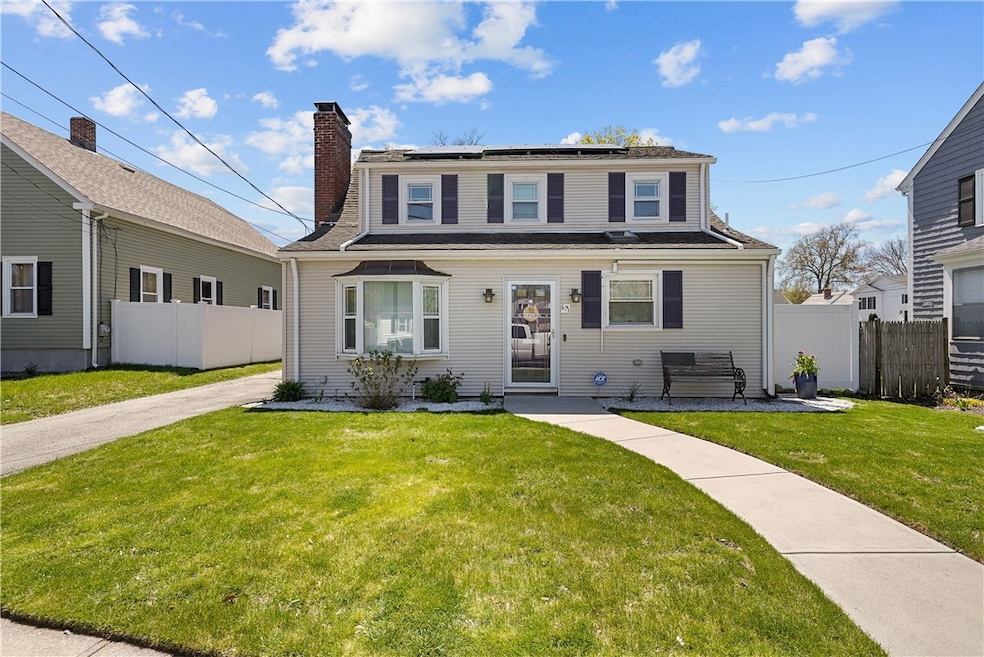 671 Benefit St, Pawtucket, RI 02861 - photo 1