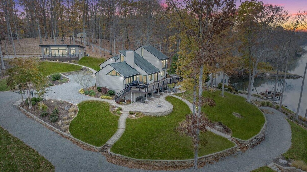 Welcome to 421 & 423 Fox Chase Rd