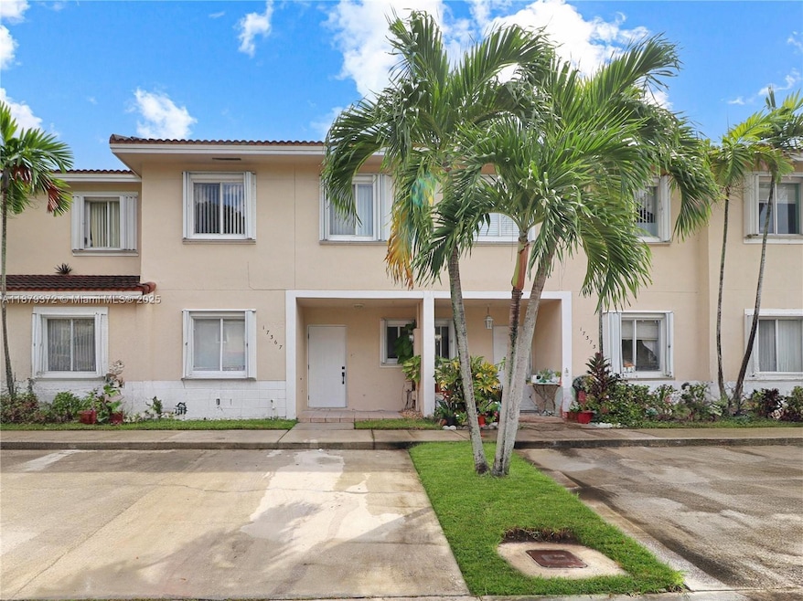 17367 SW 140th Ct, Miami, FL 33177 - photo 1
