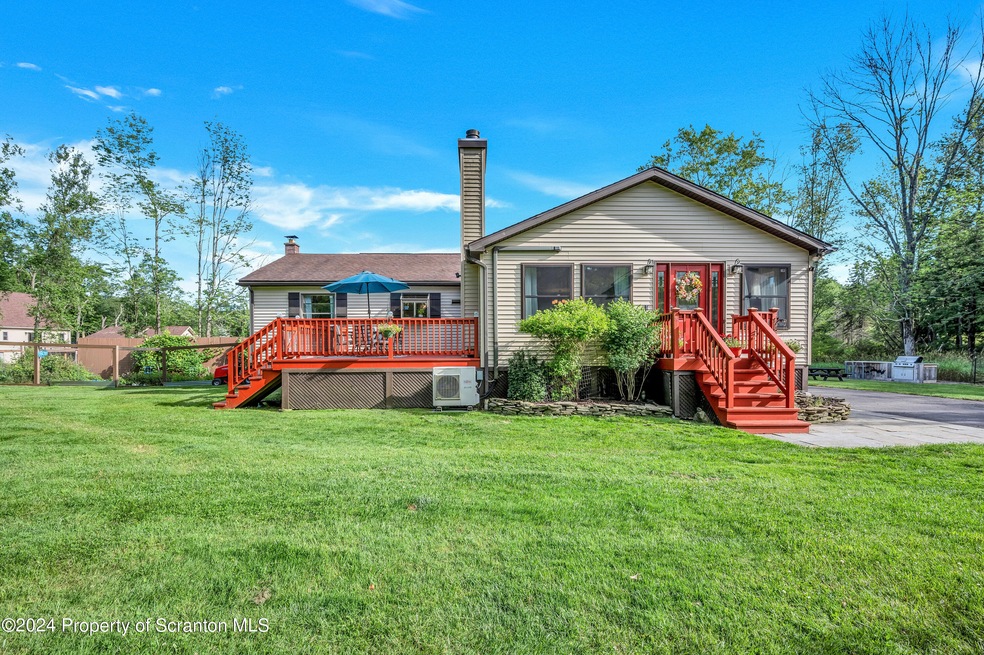 16 Quaking Aspen Ln, Lake Ariel, PA 18436 - photo 1