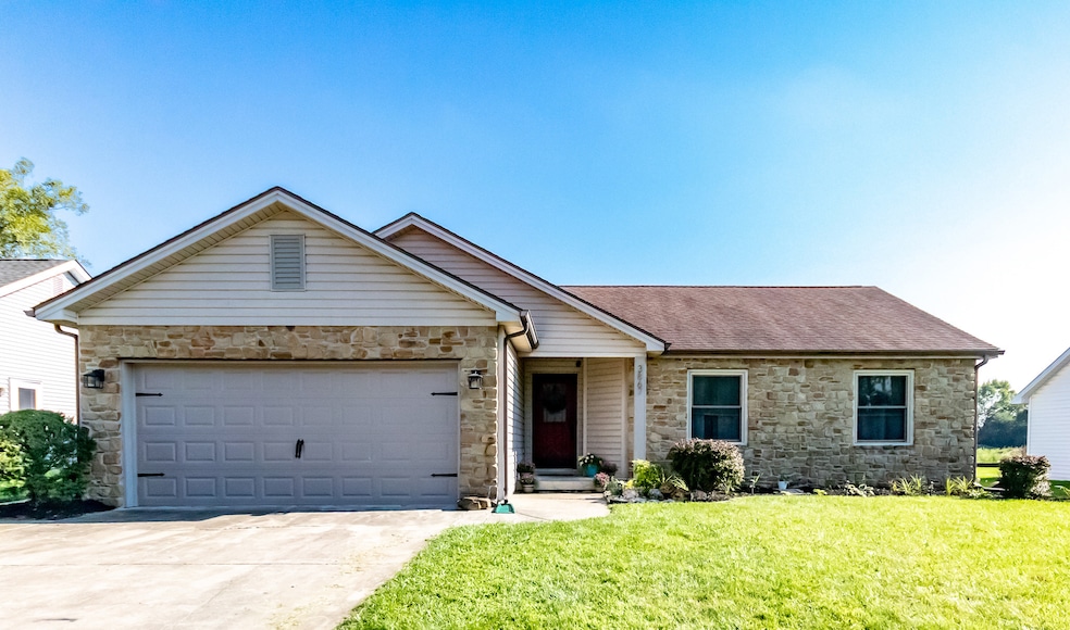 3867 Bonaventure Dr, Columbus, IN 47203 - photo 1