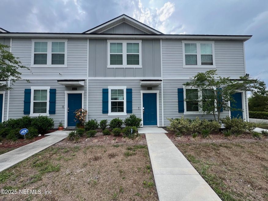 Sold $182,222 • Co-Listing Agent