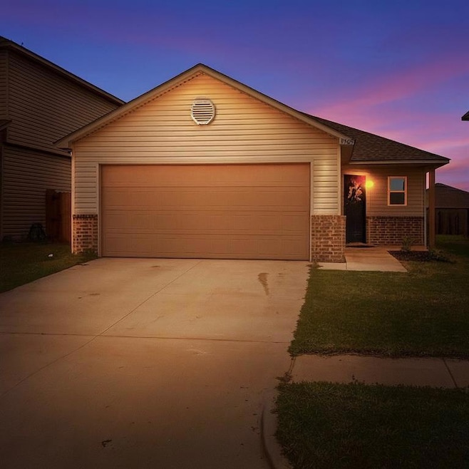 9509 NW 118th St, Yukon, OK 73099 - photo 1