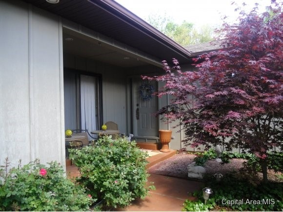 6 Justin Dr, Jacksonville, IL 62650 - photo 1