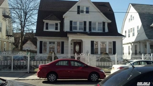 89-14 113th St, Jamaica, NY 11418 - photo 1