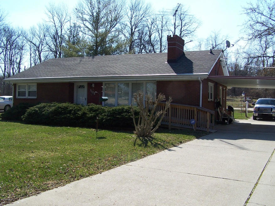 7106 E Manslick Rd, Louisville, KY 40228 - photo 1