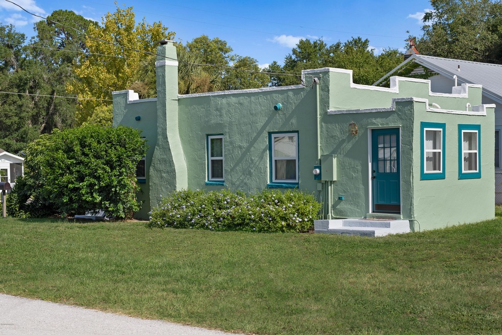 525 N Disston Ave, Tavares, FL 32778 - photo 1