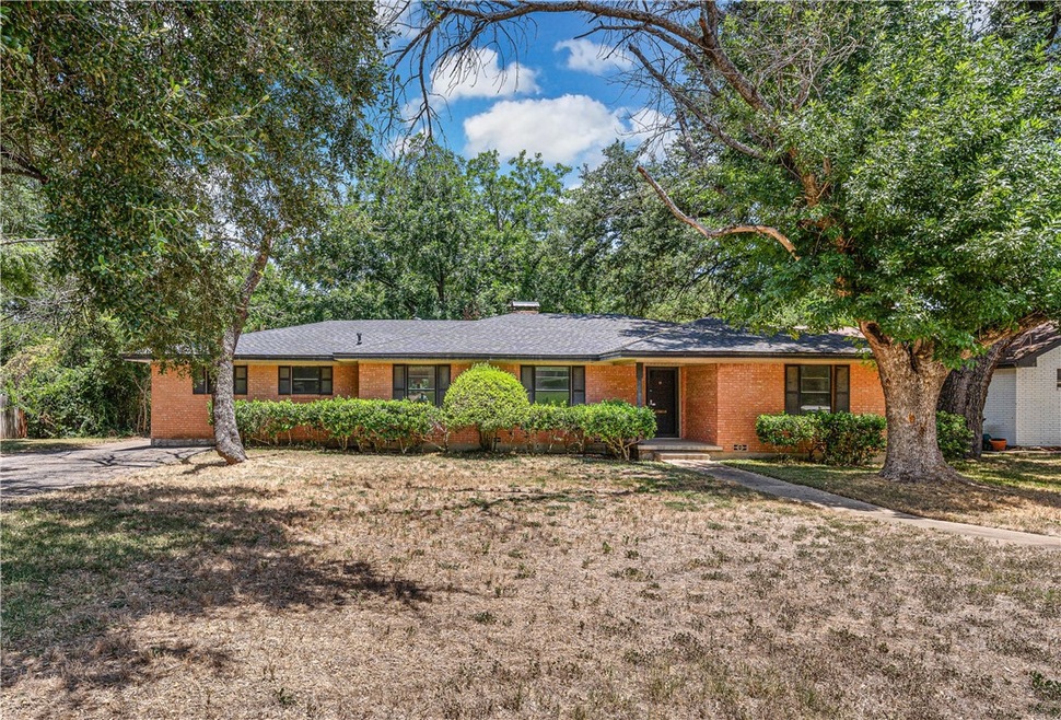 2317 Wooded Acres Dr, Waco, TX 76710 MLS 217129