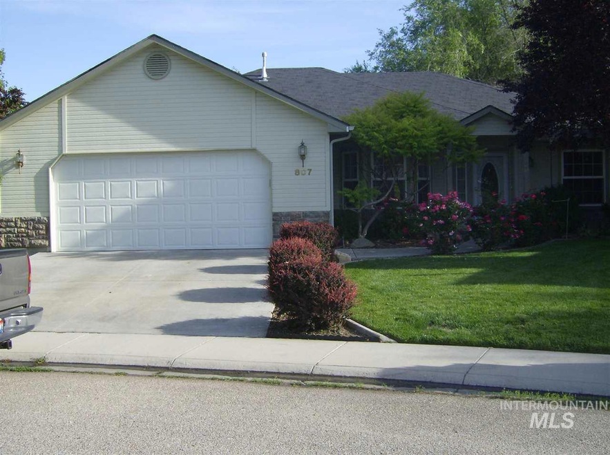 807 Ada Ct, Nampa, ID 83686 - photo 1