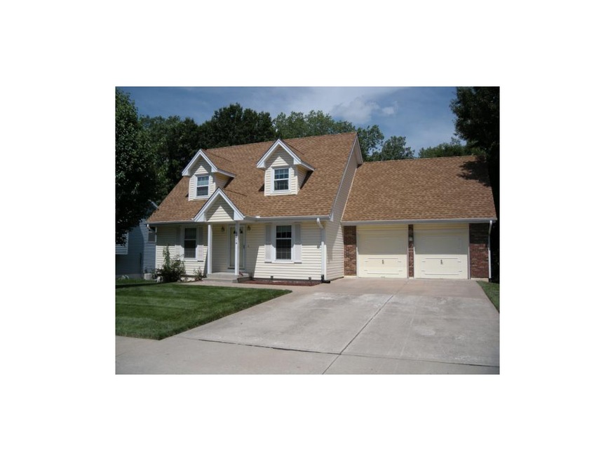 Great curb appeal!  Level driveway and vinyl sidin
