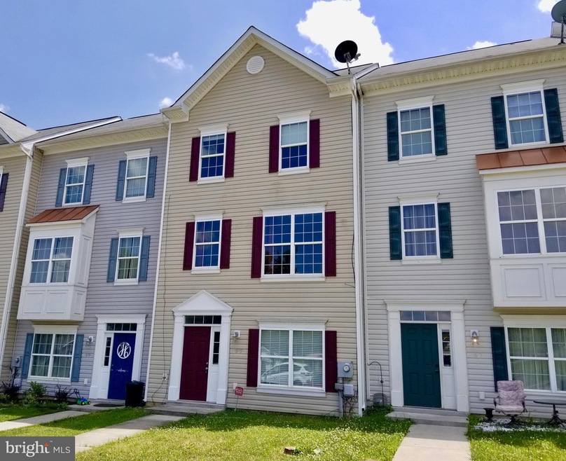 53 Battalion Ct, Bunker Hill, WV 25413 - photo 1