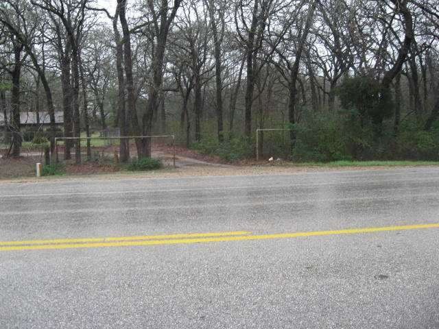 Other : Driveway entry off Hwy  95 North side of p