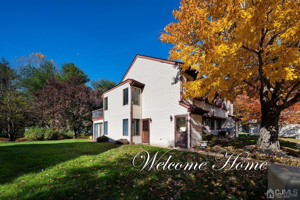 204 Samuel Ct unit 204, Dayton, NJ 08810 - photo 1