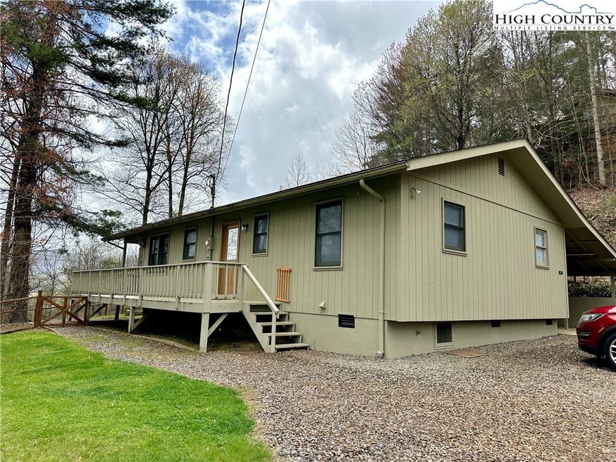 143 River Ridge Dr, Burnsville, NC 28714 - photo 1