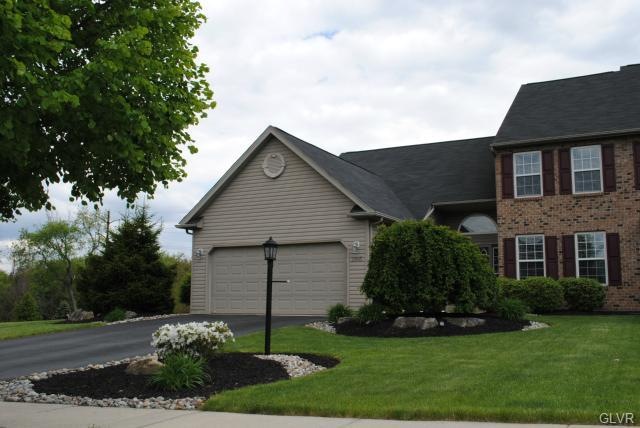 2165 Woodridge Dr, Macungie, PA 18062 - photo 1