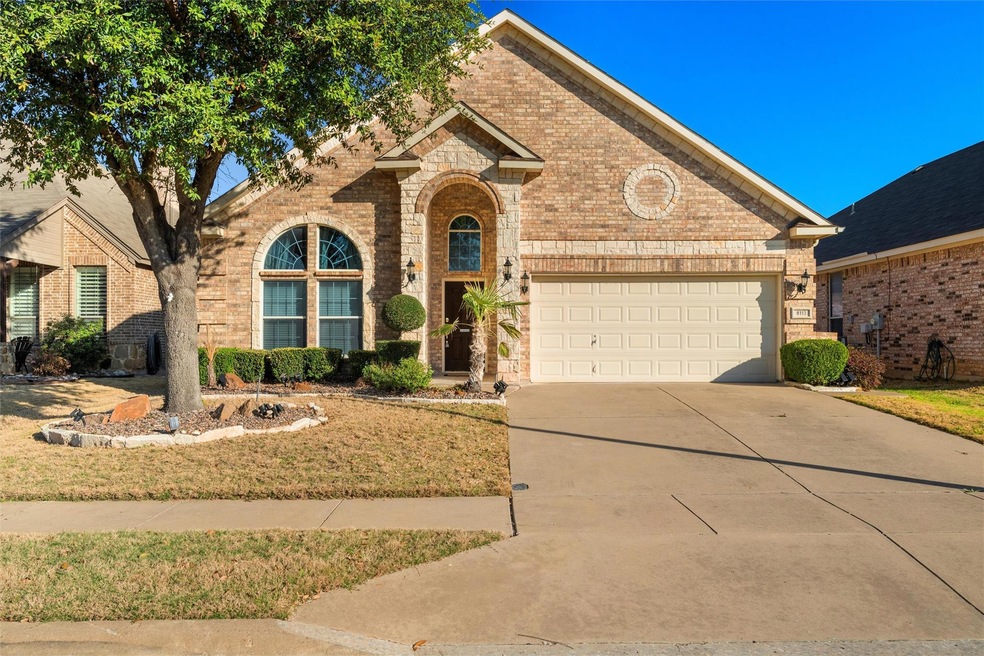 Fantastic home in the heart of the metroplex! Grea
