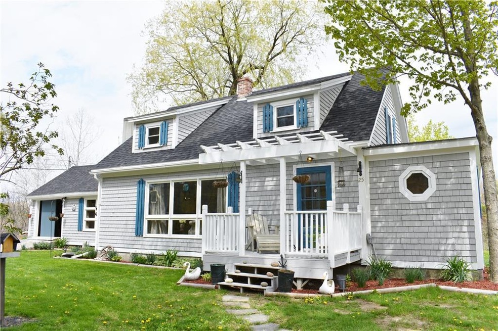 Adorable spacious Cape with country...