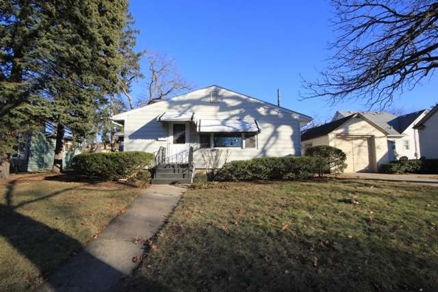 811 N Grove Ave, Elgin, IL 60120 - photo 1